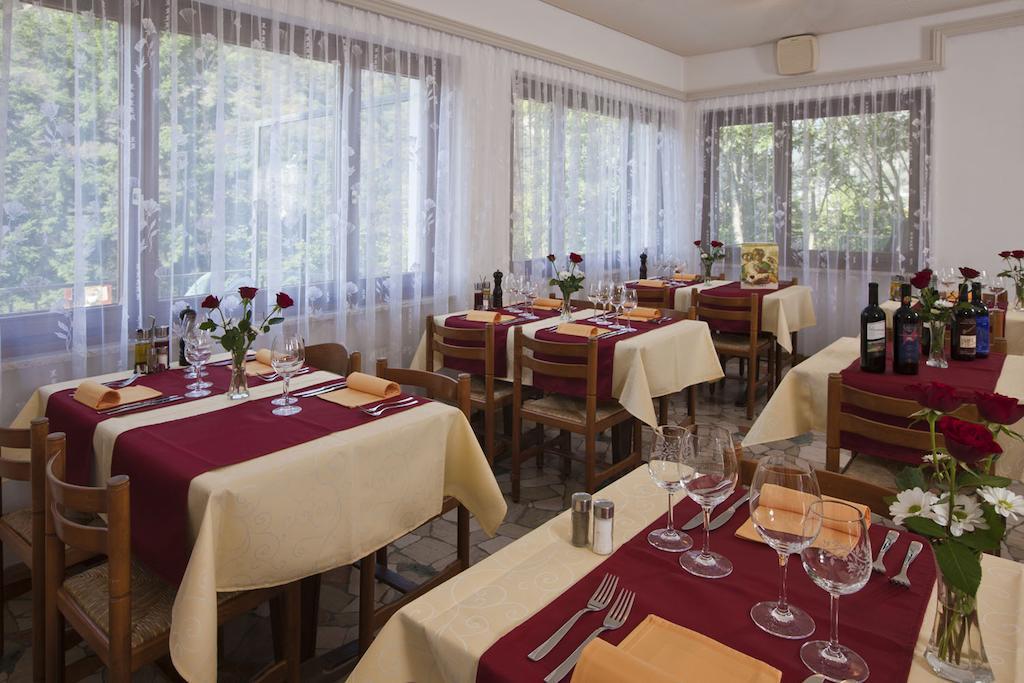 Hotel Al Lago ヴォゴルノ エクステリア 写真